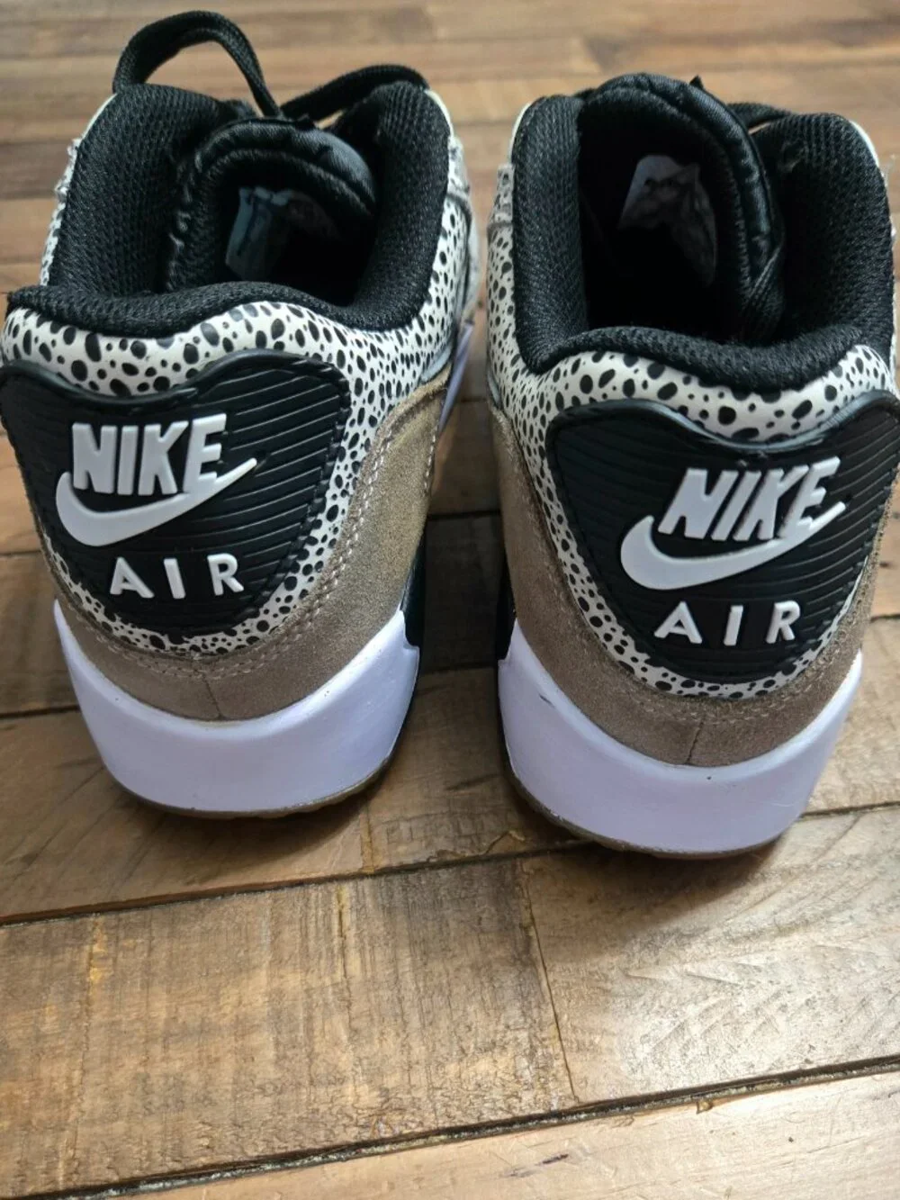 Nike Air Max 90 Premium Safari Women’s Size 7 Black White Gum EUC 443817-102